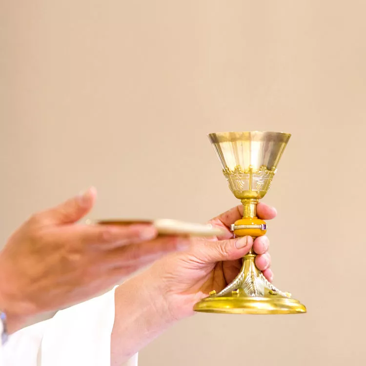 Giovedì 30 maggio Mons. Ambarus Benoni celebrerà la S. Messa in Samadi 