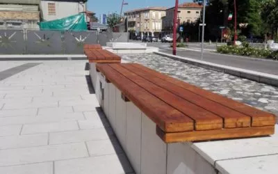 Sistemate le panchine in piazzetta del Doge 